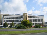 wielkie litery neonowe na dachu wielkie litery neonowe na dachu